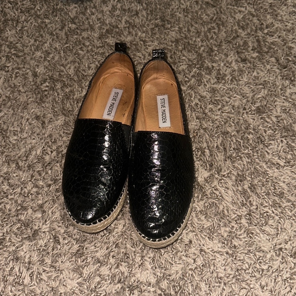 Women’s shoes